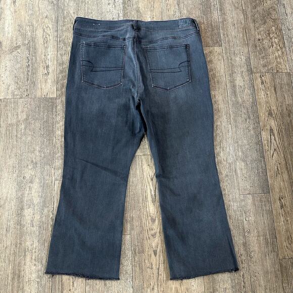 American Eagle HI RISE CROP FLARE Size 20 Short Black Jeans Denim Pants 37x23 - Picture 2 of 11